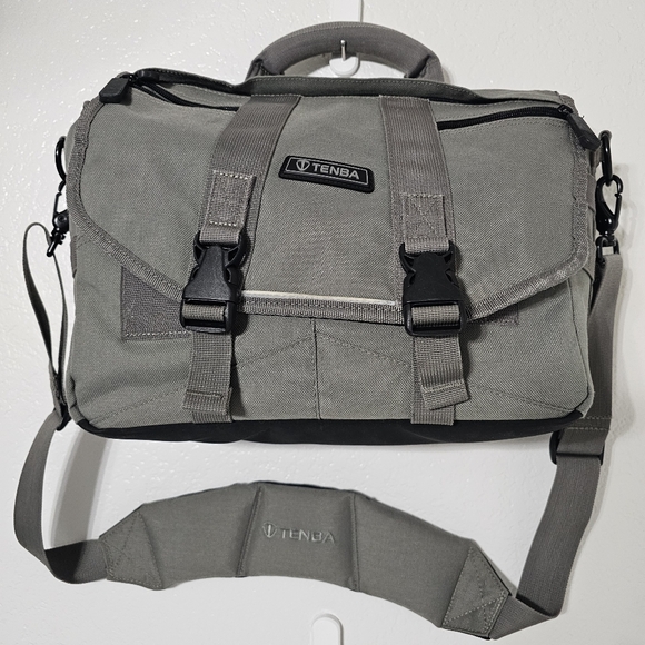 Tenba Other - Tenba Camera Messenger Bag Gray Padded DSLR Gear Travel Bag Adjustable Strap